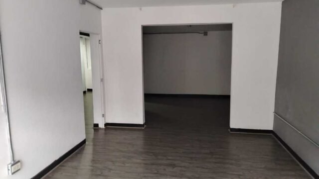 arriendo local en la 80 cerca 1791995111 3754 3393